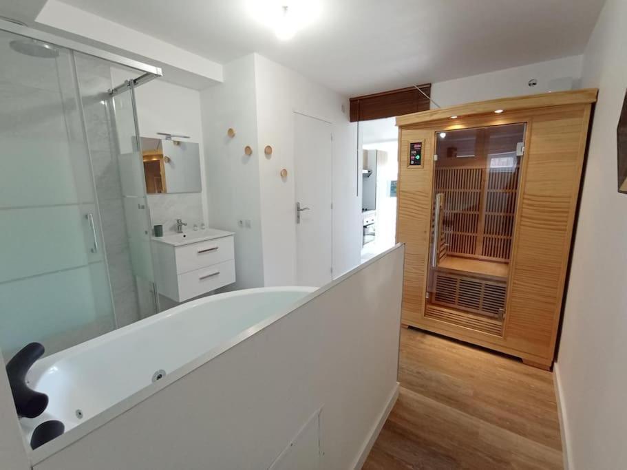 Sejour Sauna Et Jacuzzi Cocon La Roche-sur-Yon Esterno foto